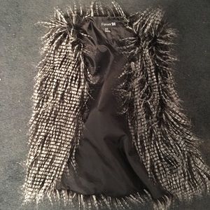 Forever 21 fur vest size medium
